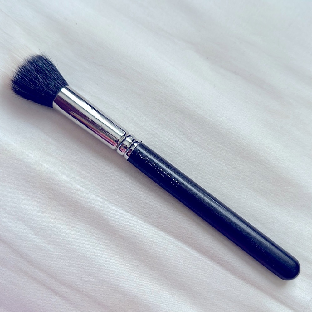 MAC 188 Stipple Brush EUC